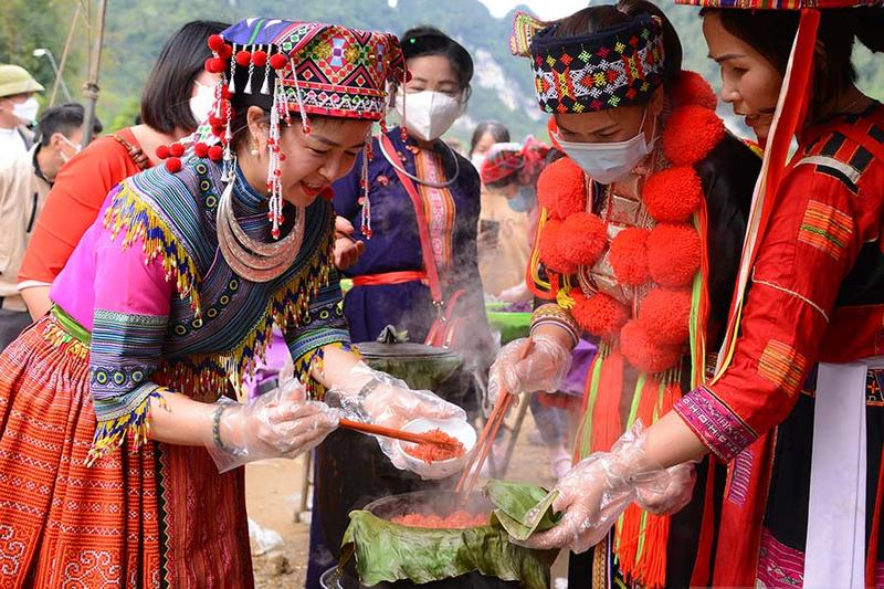 Làm xôi ngũ sắc (2)